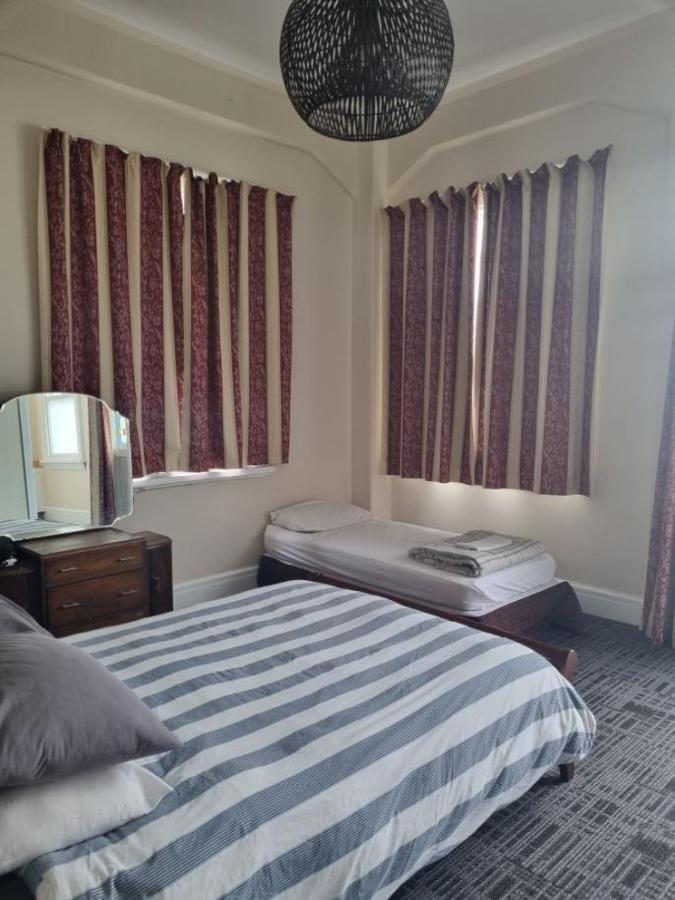 Crashpalace Backpackers Napier Extérieur photo
